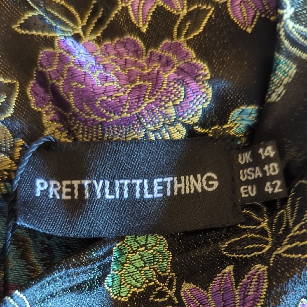 Size 10 Pretty Little Thing Floral Satin Top with Short Sleeves - Picture 15 of 16